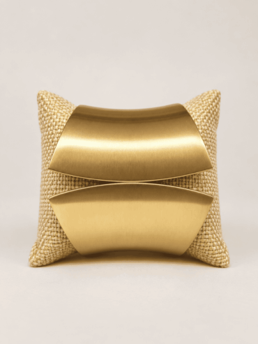 Brazalete Dorado Curva Escultural