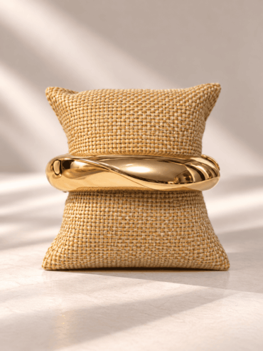 Brazalete Dorado Silueta Retorcida