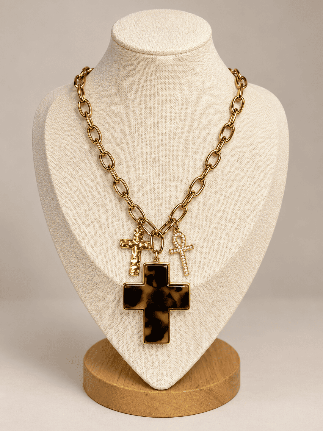Collar Dorado Cruz Carey