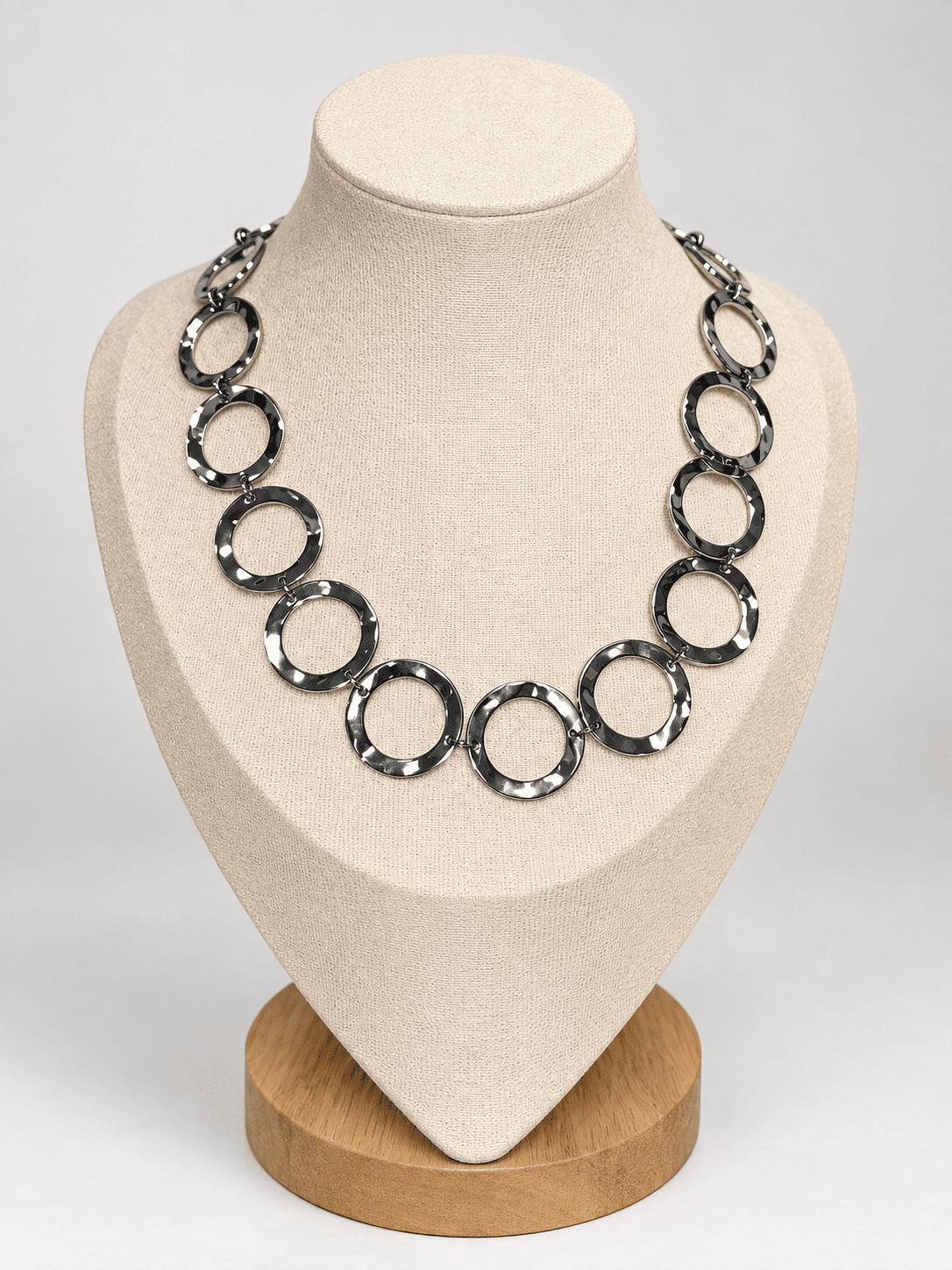 Collar Corto Plateado Estilo Gargantilla